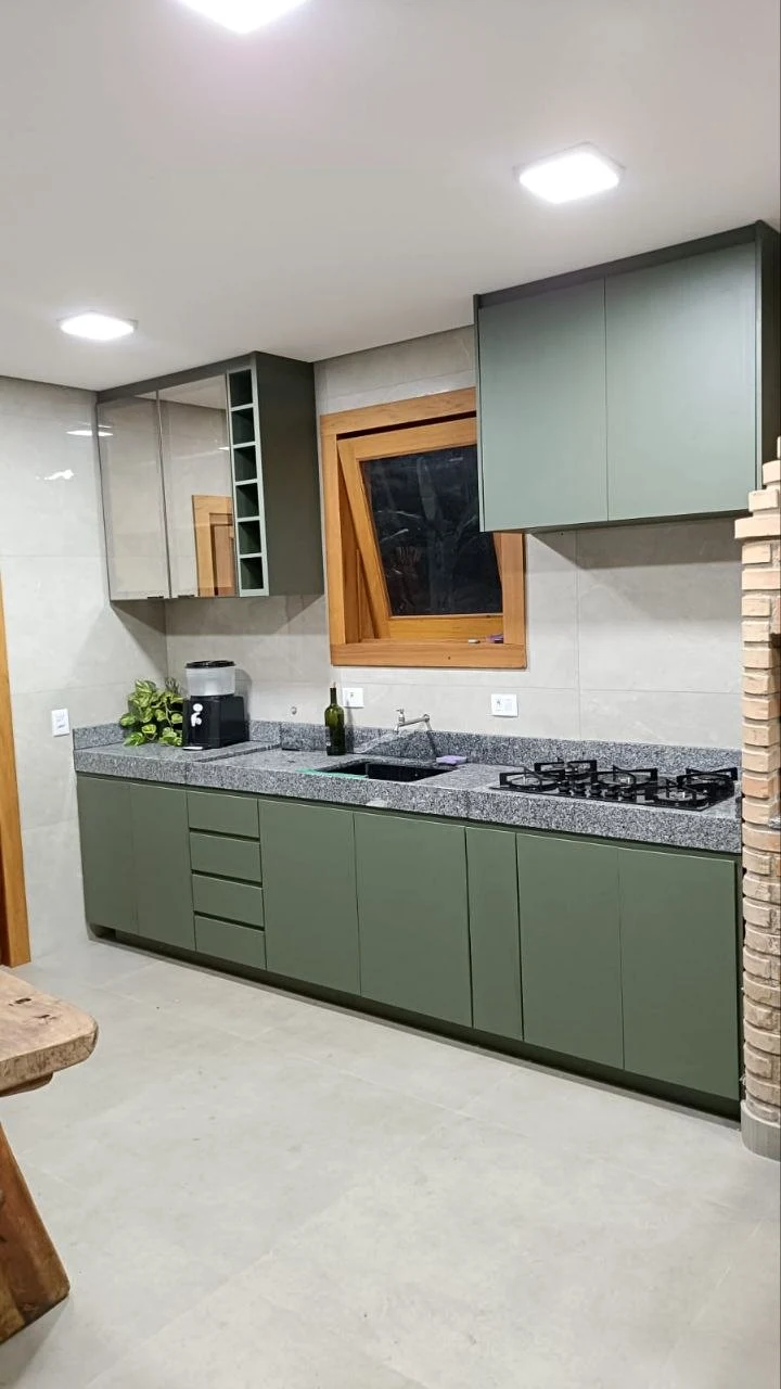 Cozinha verde planejada